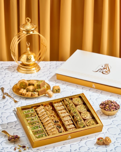 مشكل حلويات ملكي صغير